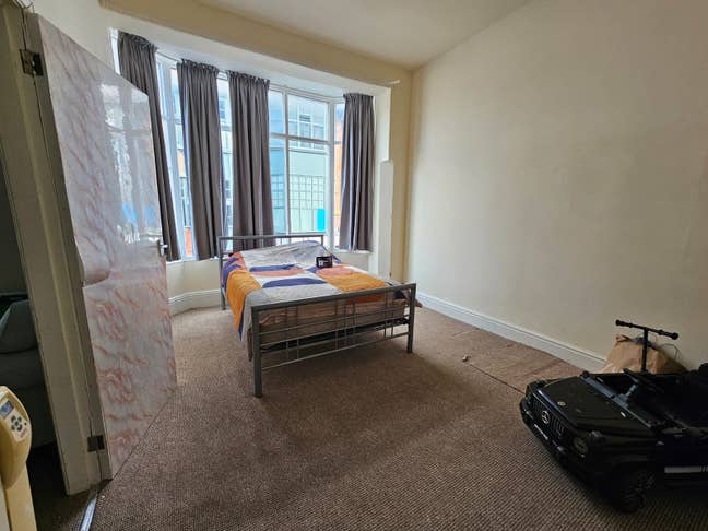 1 Bedroom Flat, Heating & Electric Included Main Photo