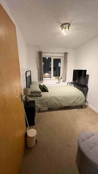 Double bedroom available in  2-bed flat Main Photo
