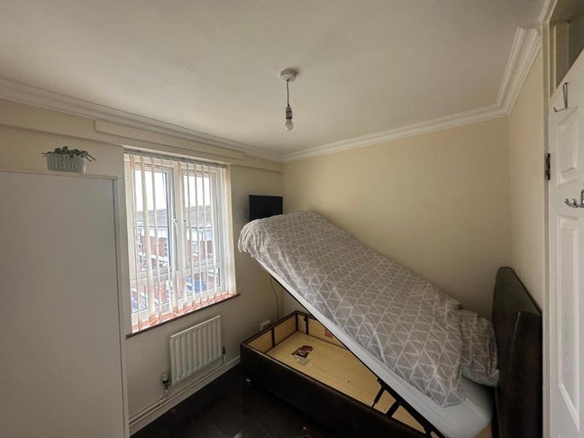 Room for rent Main Photo