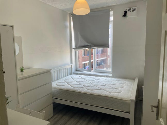 Room Available  Lgbt Friendly  Flat– Hackney (E9) Main Photo