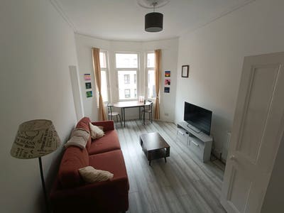 Room for rent in beautiful 2-bed flat  Main Photo