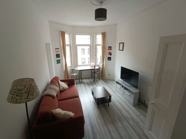 Room for rent in beautiful 2-bed flat  Main Photo