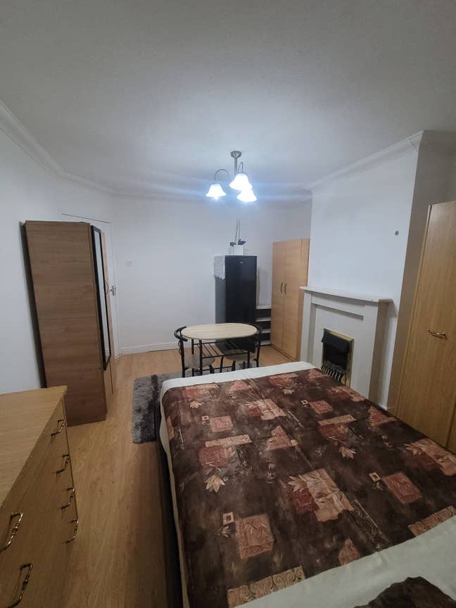 Furnished Room to Rent TW19  - Bi Main Photo