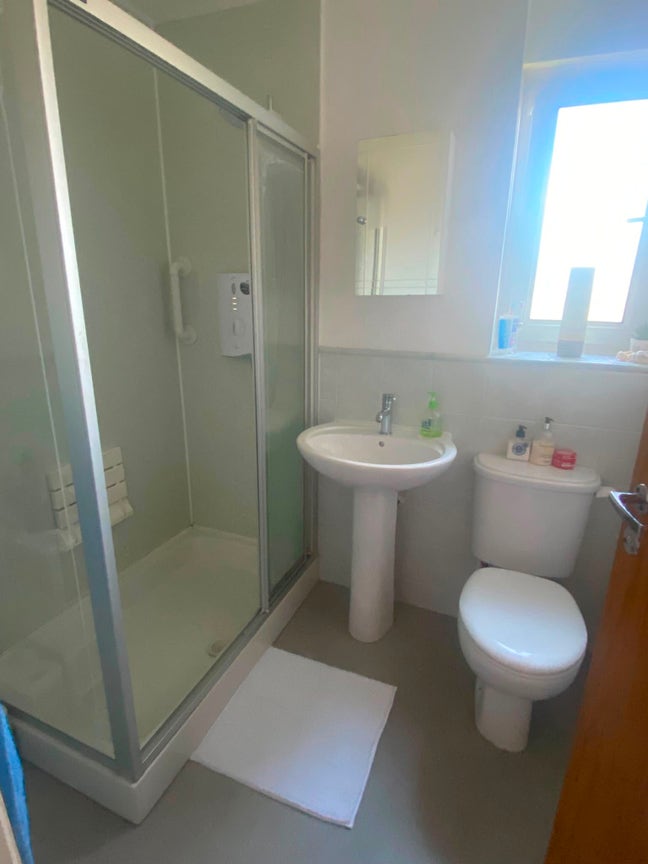 Two bedroomed West End Flat Main Photo