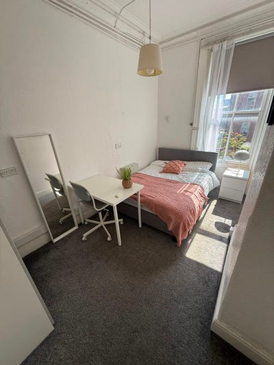City Centre Double | 2 Min Walk to LGI | Bills Inc Main Photo