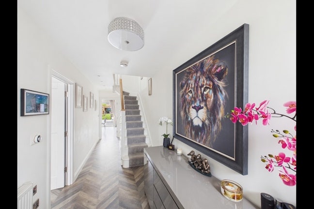 Large room with En-Suite. Main Photo