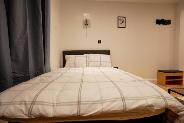 Spacious Ensuite| 54 St. Jude's Road| With Gym Main Photo