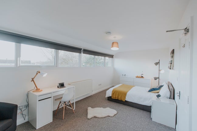 Fabulous Room with Own Bathroom Main Photo