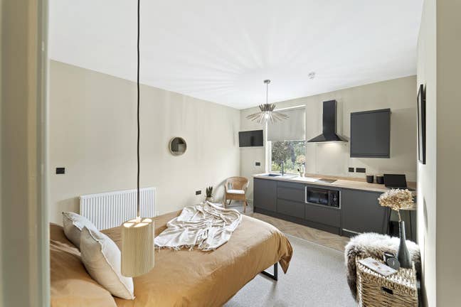 Two High-Spec Rooms Available – Empress Road, Derb Main Photo