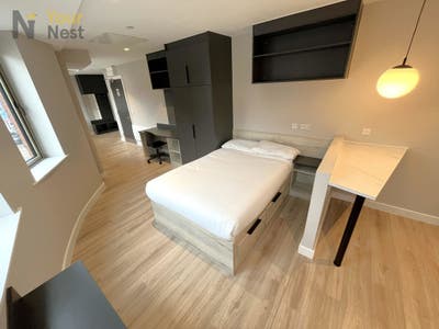 Premium Large City Studio - All Inclusive Main Photo