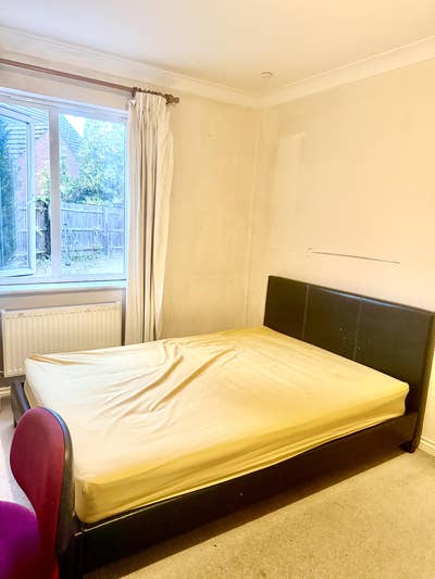 A spacious double room is available Main Photo