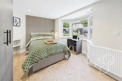 Luxury Spacious Double Bedroom with En-Suite Main Photo
