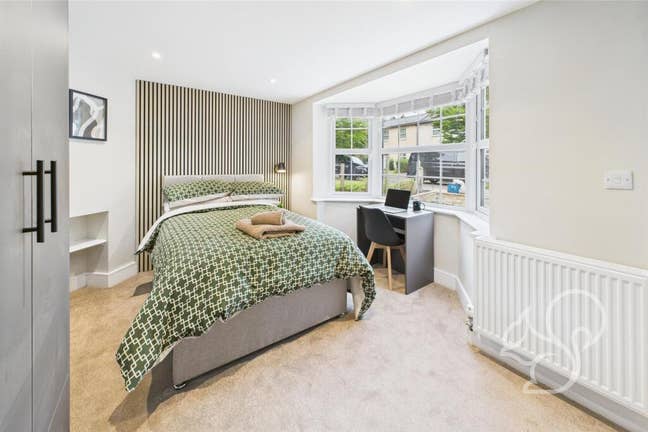 Luxury Spacious Double Bedroom with En-Suite Main Photo