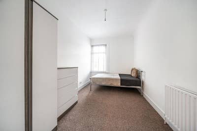 A lovely double room in Tooting bills included Main Photo