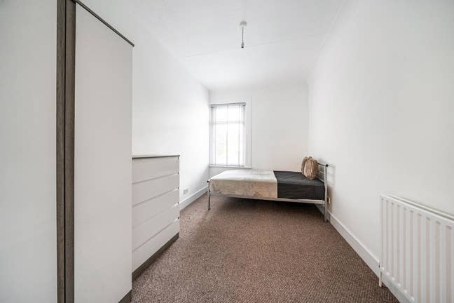 A lovely double room in Tooting bills included Main Photo