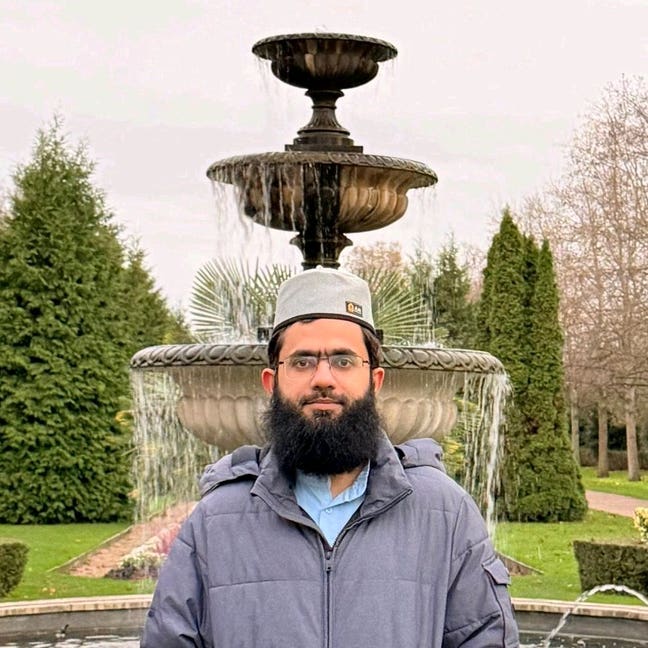 I am a professional male aged 34. I am lookin... Main Photo