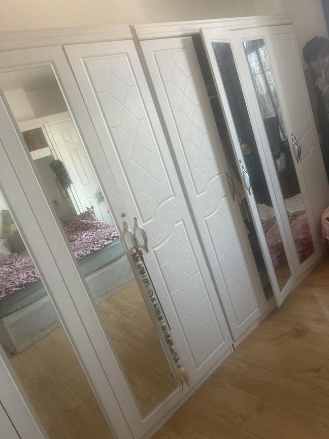 Large double room with 6 wardrobes  Main Photo