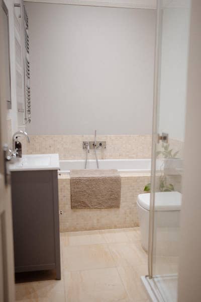 Modern studio annex with patio and own entrance  Main Photo