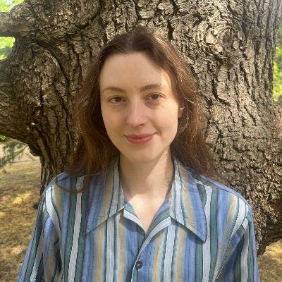 Professional Female seeks a double room Main Photo