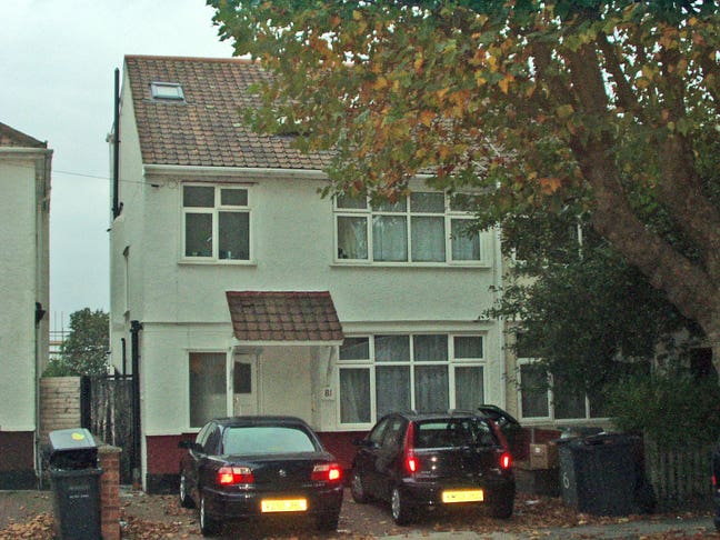 Delightful compact 1 bedroom top floor flat Main Photo