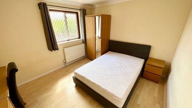 New! Double En-Suite Room - MK6  Main Photo