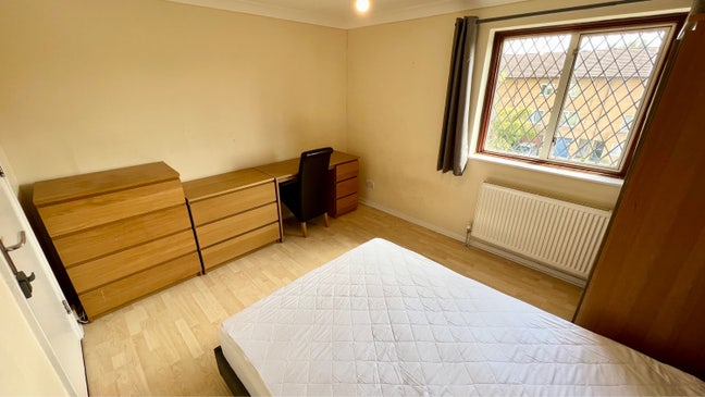 New! Double En-Suite Room - MK6  Main Photo