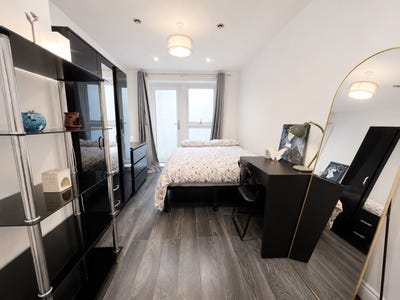 Stylish New Rooms Near Stepney Green Main Photo