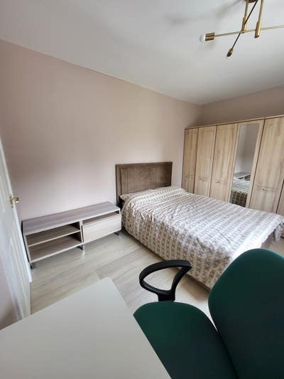 Double and Single in Brand New Home Main Photo