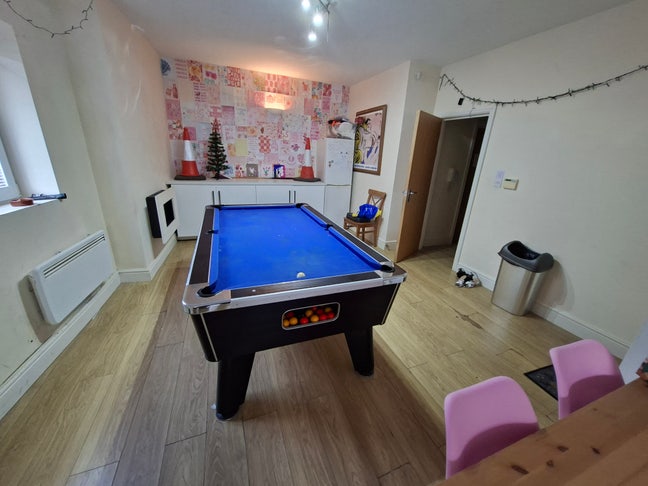 5 bedroom  Main Photo