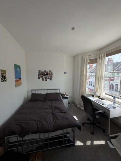 Large, bright, top floor double room in Fulham!  Main Photo