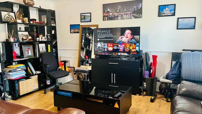 Stunning Double Room | 5 Mins to Elizabeth Line |  Main Photo