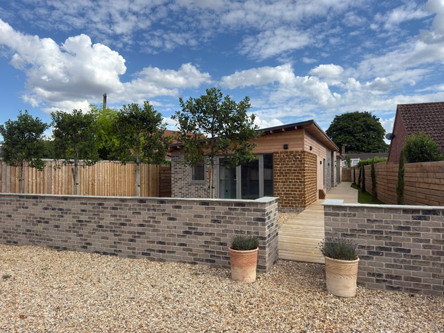 Four Stunning double rooms available Main Photo