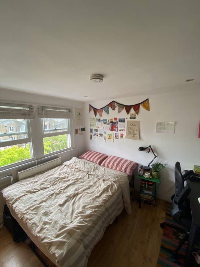 Finsbury Park double-bed and en-suite toilet Main Photo
