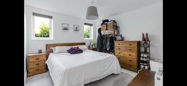 Super King bed, en-suite & own private  lounge Main Photo