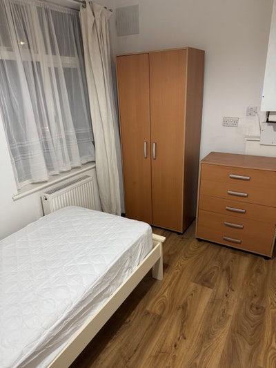 Single Room Slough Main Photo