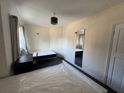 Room for rent Main Photo