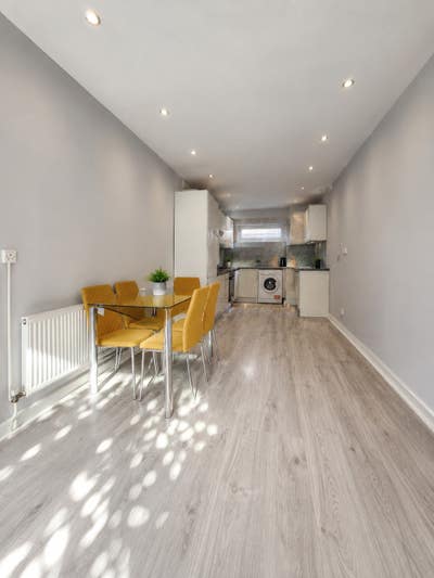 N7 7RL Finsbury Park 4 bedroom House with Garden Main Photo