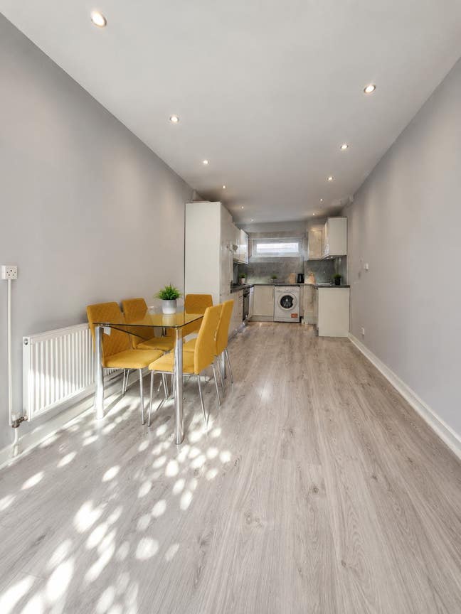N7 7RL Finsbury Park 4 bedroom House with Garden Main Photo