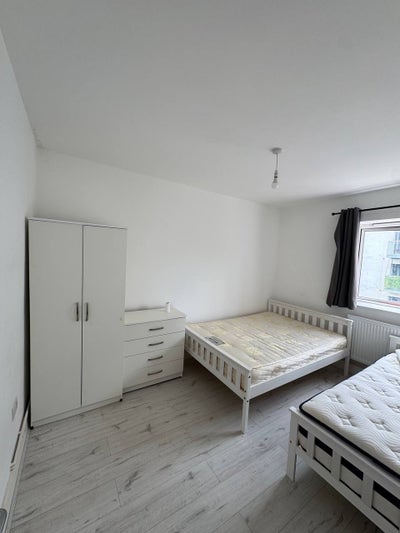 A space in a double room Main Photo