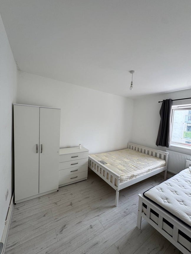 A space in a double room Main Photo