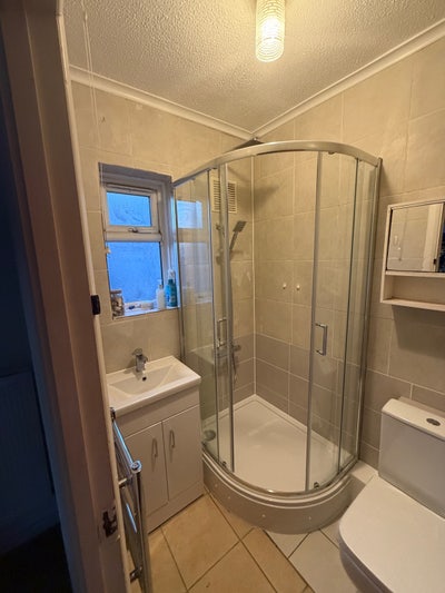 2 spacious rooms in barking  Main Photo