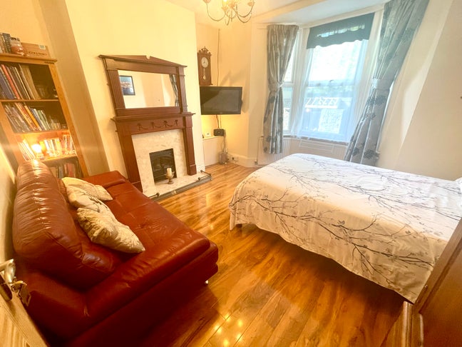 Beautiful Victorian Double near Ramsgate Beach Main Photo