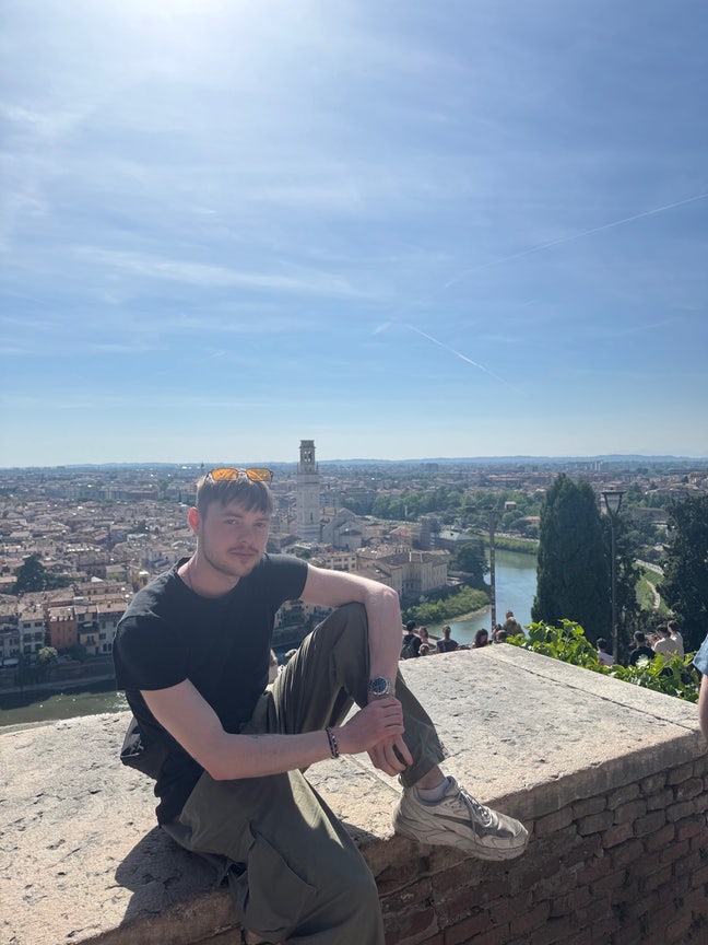 Looking for a friendly house share Main Photo