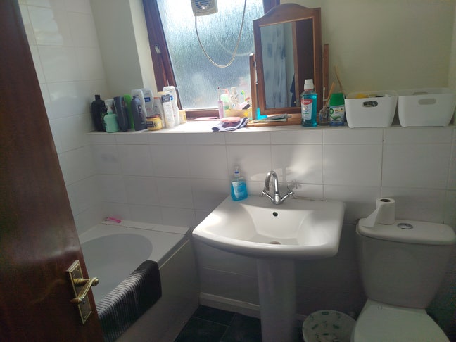 Room available from 1th August  Main Photo