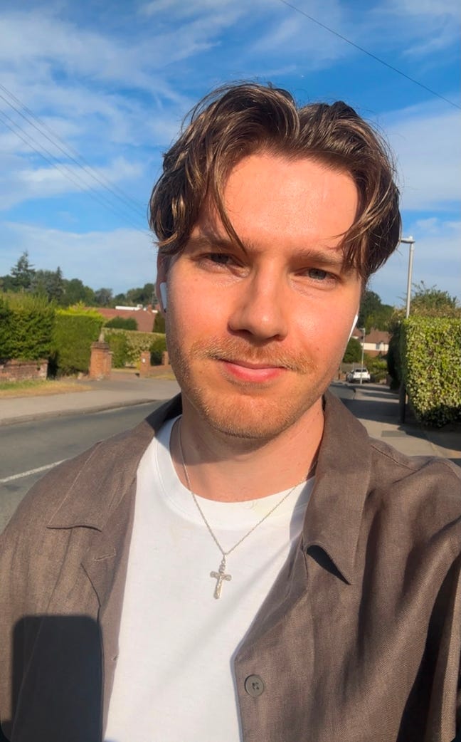 Working professional looking for flatmates! Main Photo