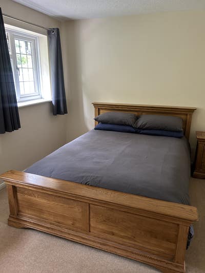 Double room to rent in Bagshot  Main Photo