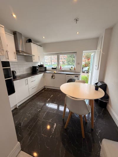 ✨ Bright Modern En-Suite | Canary Wharf Main Photo