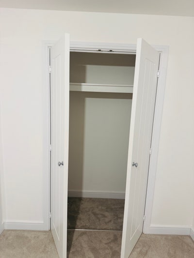 Spacious Double Room in Quiet Professional Home Main Photo