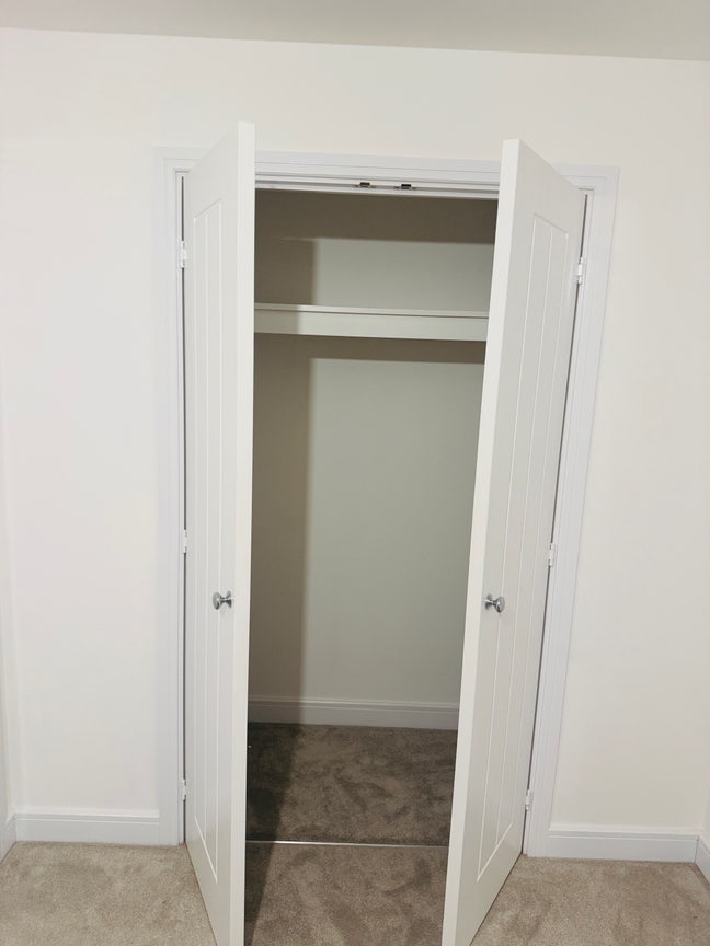 Spacious Double Room in Quiet Professional Home Main Photo