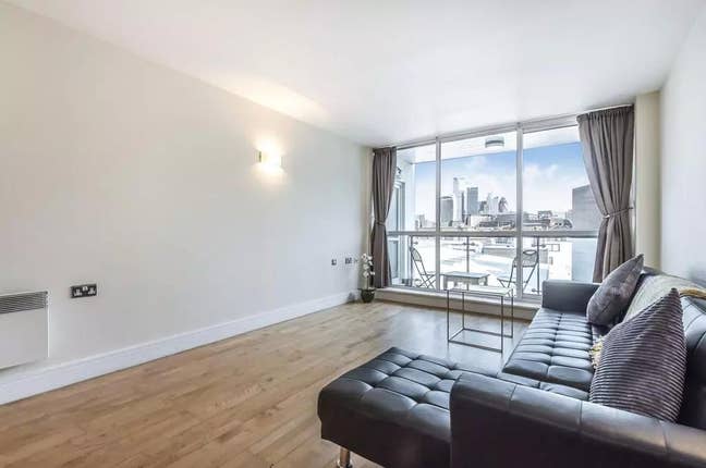 Buddy Up for a Stunning Bermondsey Street Flat!  Main Photo